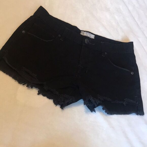 Free People Black Cut Off Jean Shorts - Size 26 - Picture 1 of 11